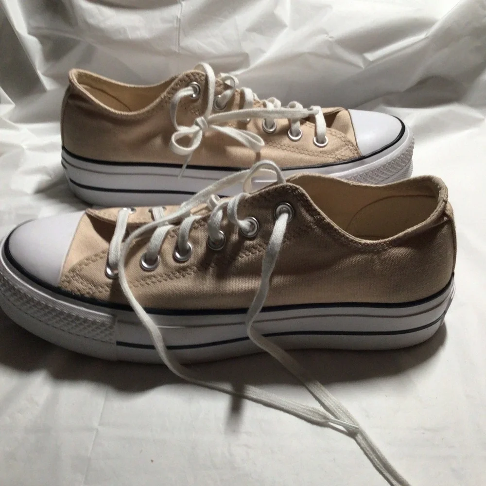 Size 9 Women's Converse All Star Lift Platform Low Coastal Dune Shoes